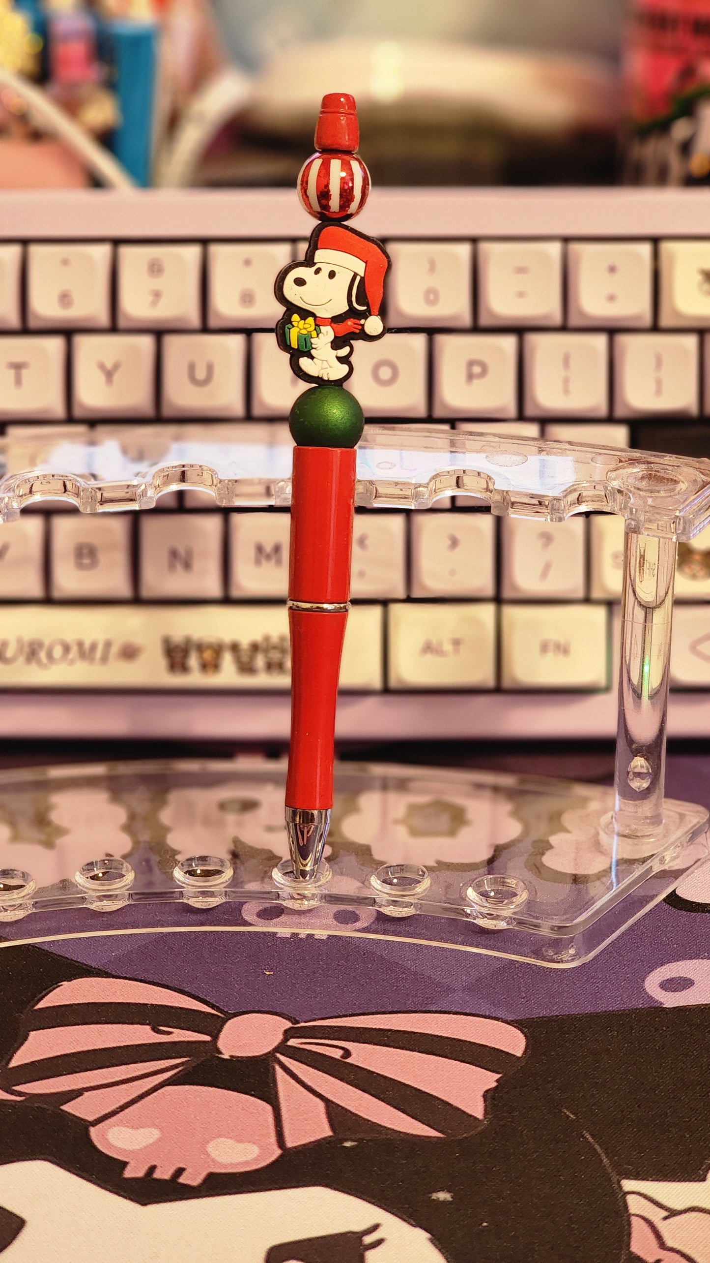 Beaded Wonderland-Beaded Pens That Snoopy Type Of Christmas